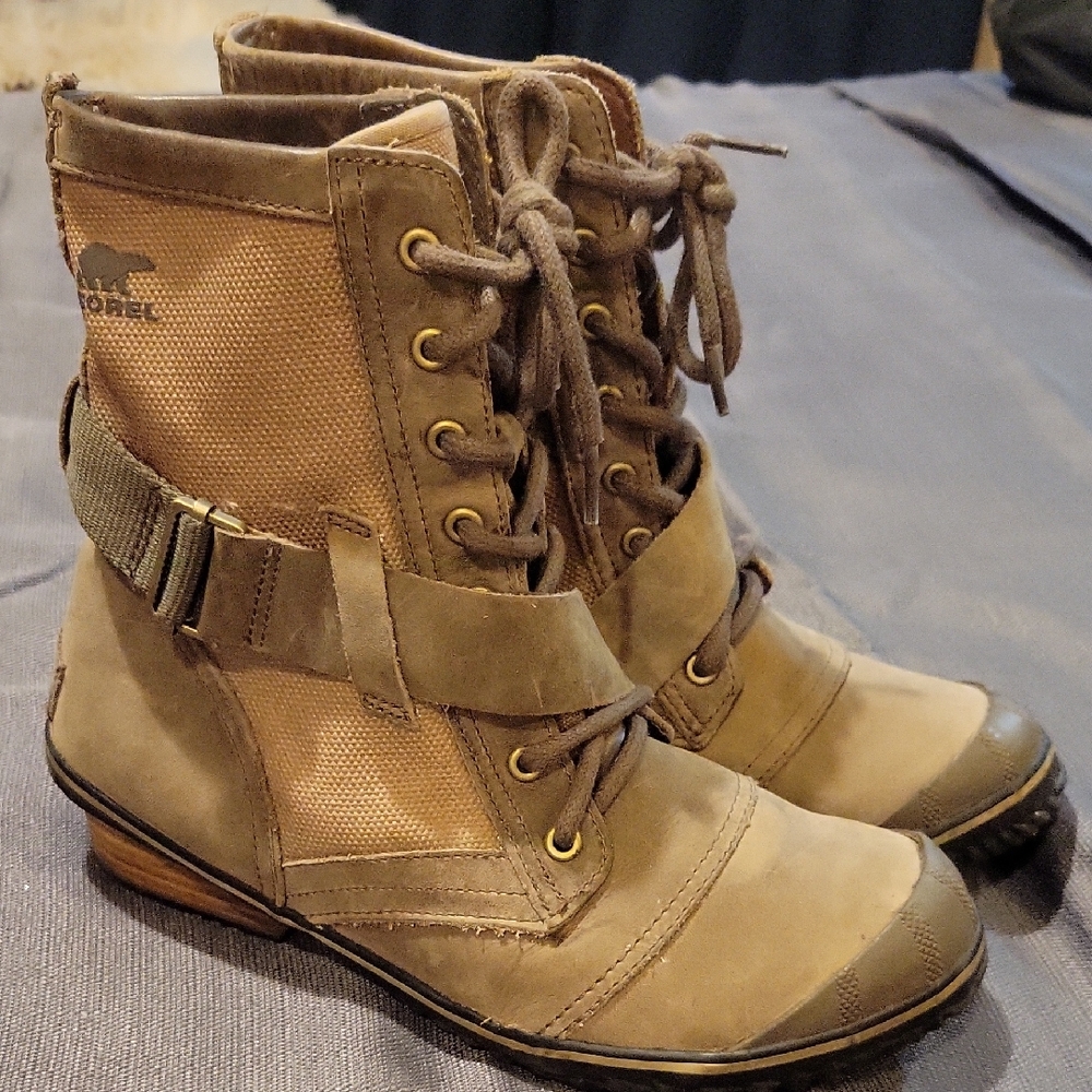 Sorel Tan Combat & Moto Boots